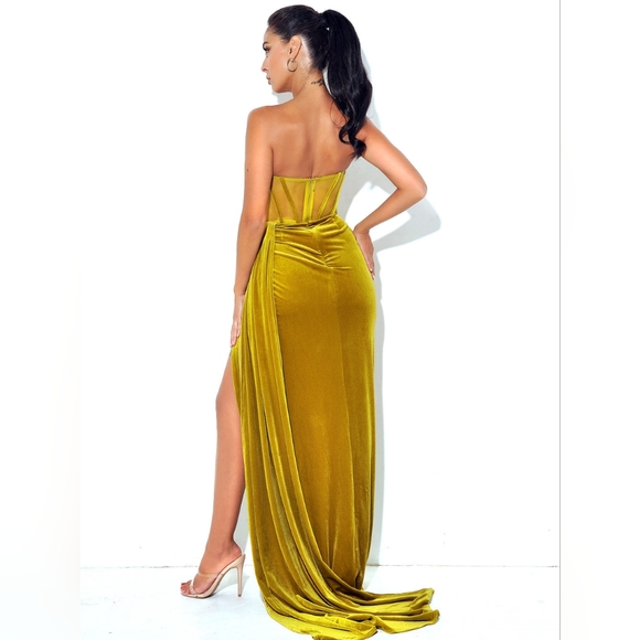 OFFICE: Miss Circle Priya Black Draping Corset High Slit Velvet Gown Corsets Shop Online - Miss 